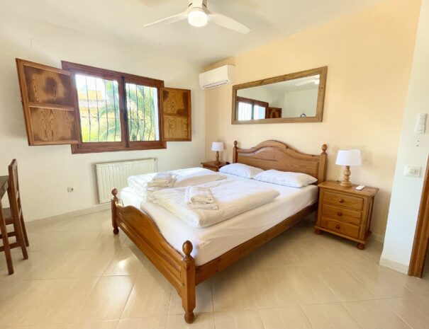 Bedroom 1 - King size bed