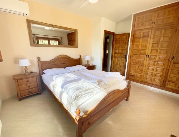 Bedroom 1 - King size bed